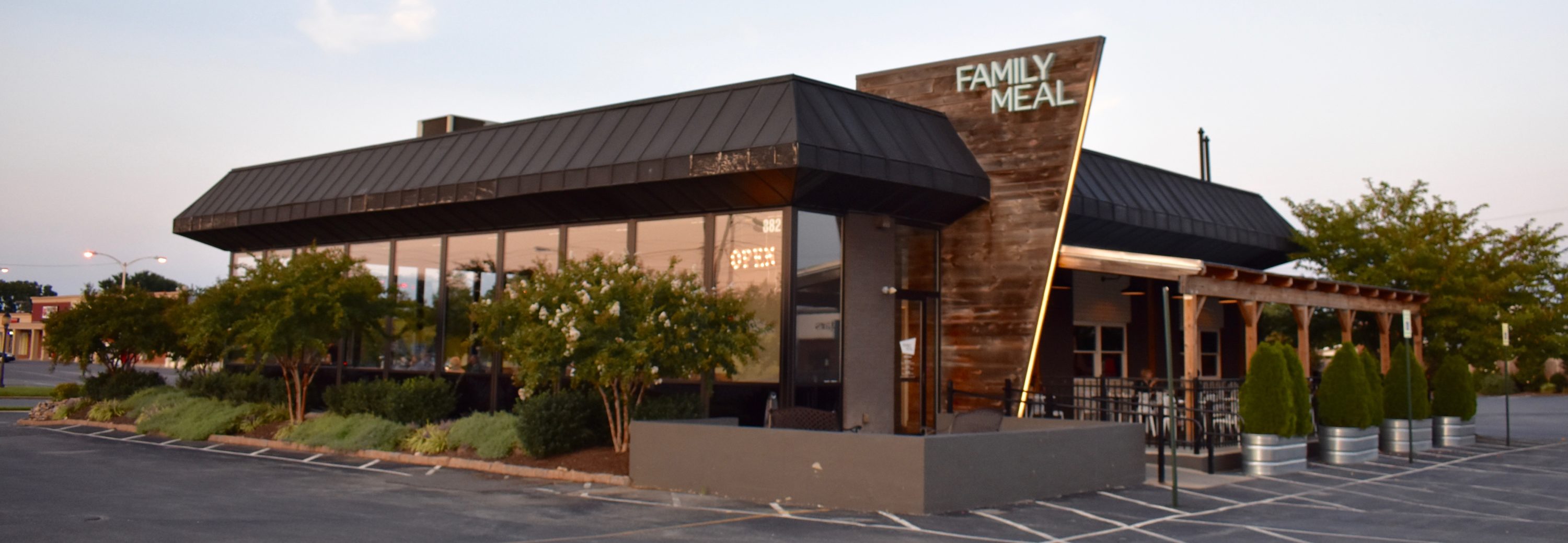 Family Meal Restaurant | Line Cooks & Serving Staff • Downtown