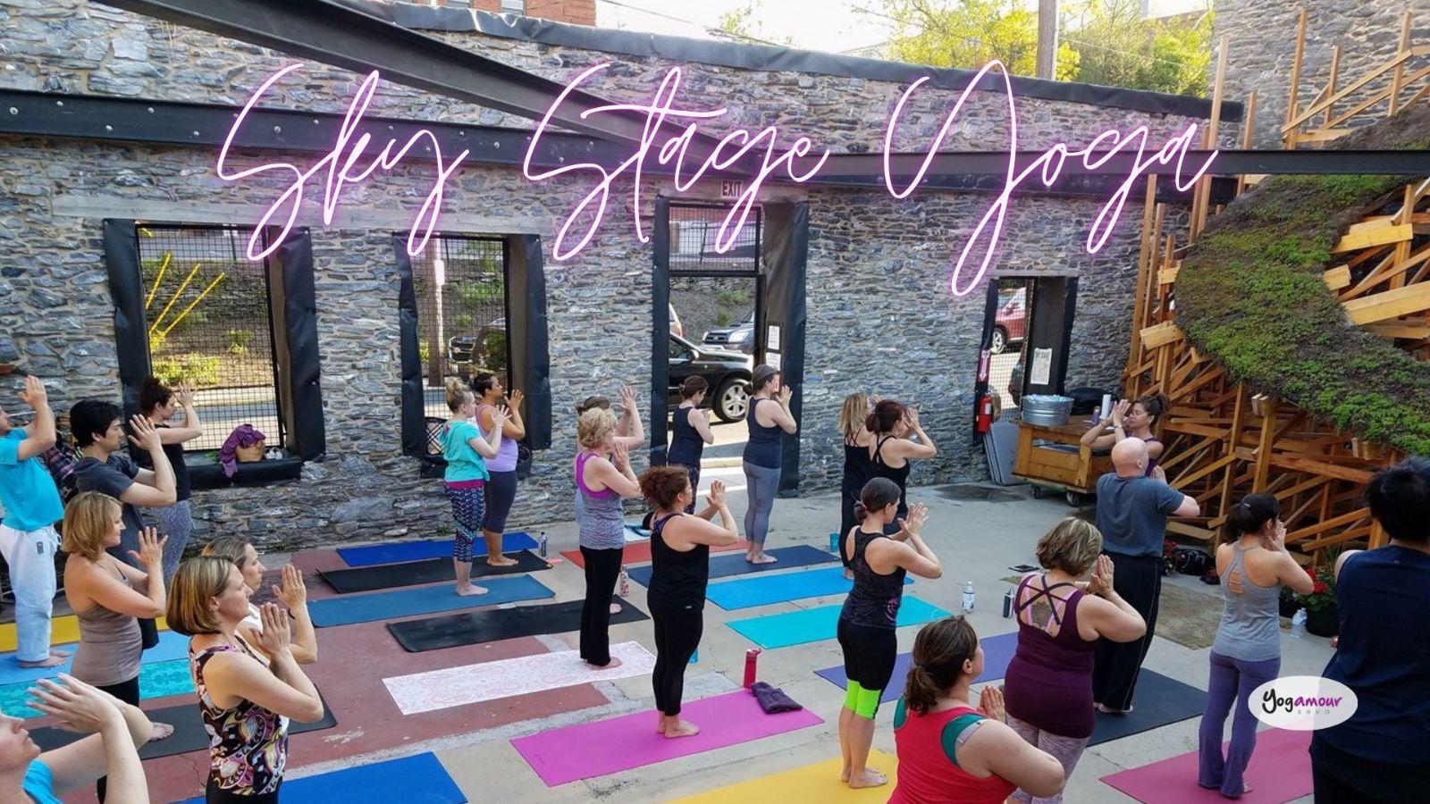 All-levels yoga with Yogamour